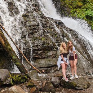 Meet your Posher, Cassie and Renee